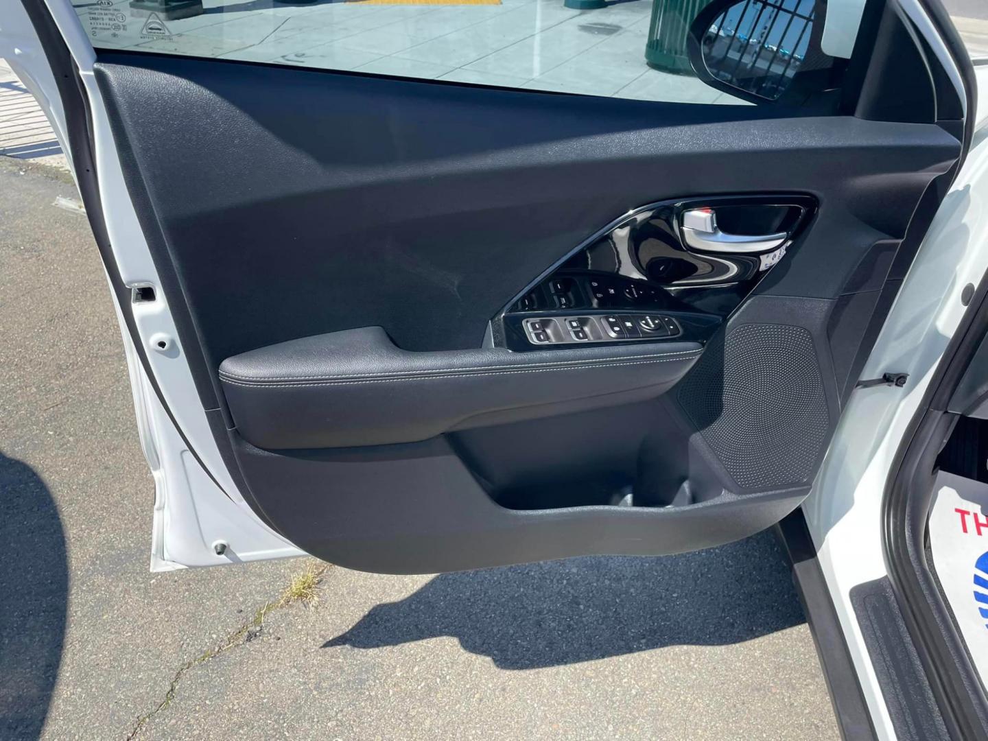 2021 WHITE /BLACK Kia Niro Plug In Hybrid (KNDCM3LD1M5) , located at 744 E Miner Ave, Stockton, CA, 95202, (209) 944-5770, 37.956863, -121.282082 - PLUS TAXES AND FEES - Photo#9